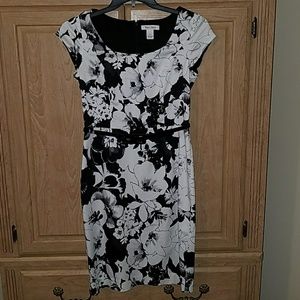 **TODAY ONLY SALE** WHBM floral print dress